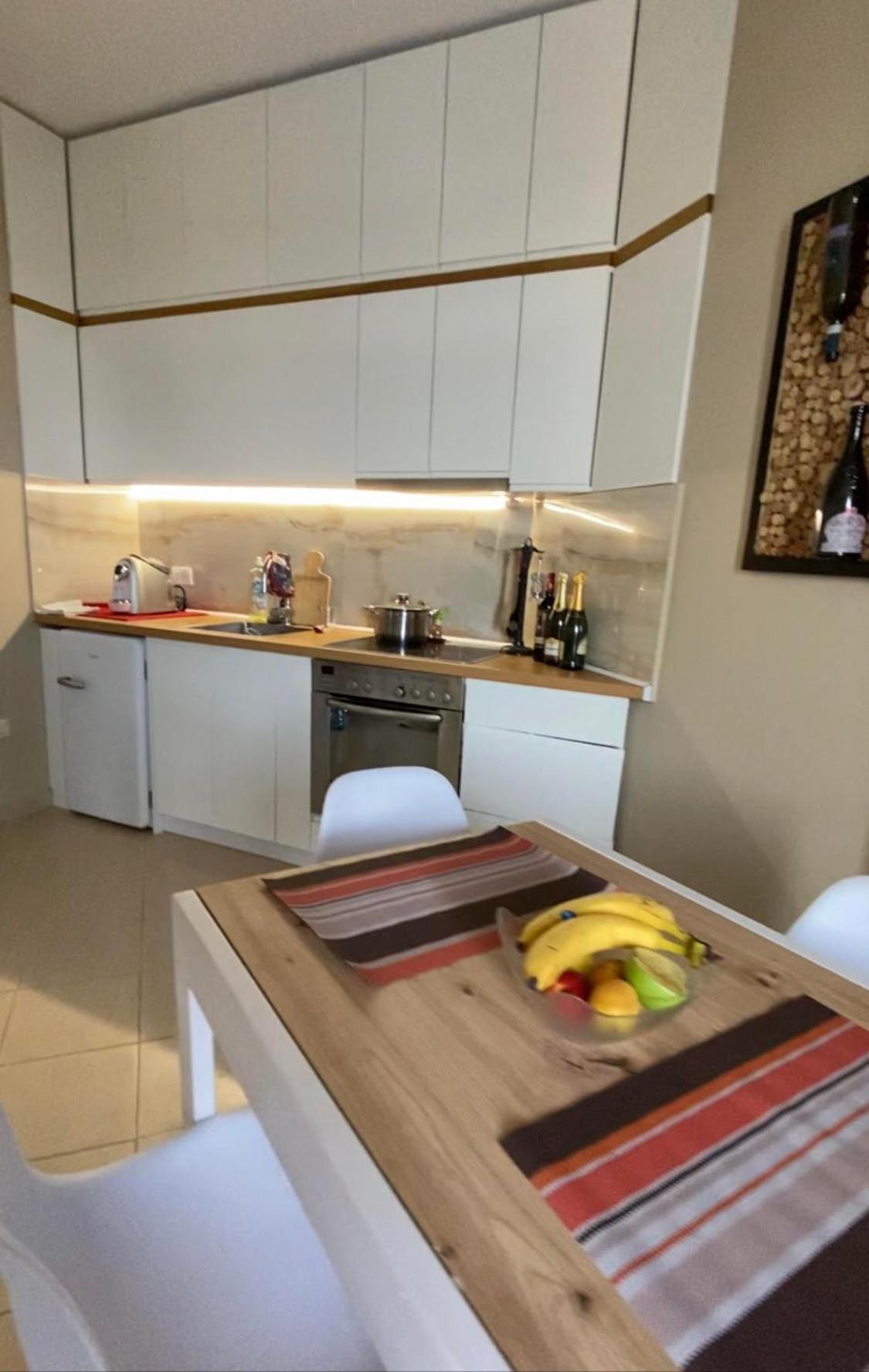 Arol Apartment, Golem Apartament *